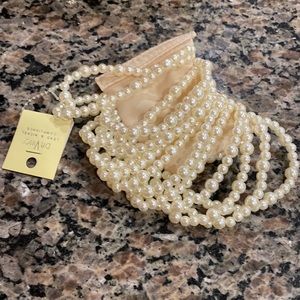 NWT Faux pearl wrist wallet
